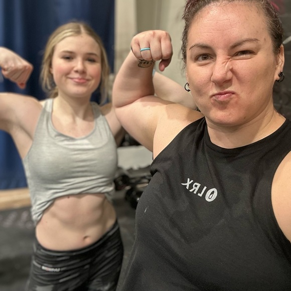 Meet your Posher, Christina - Picture 2 of 3